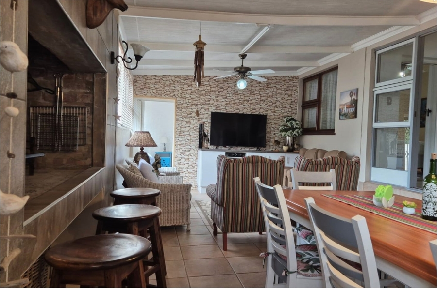 4 Bedroom Property for Sale in Stilbaai Wes Western Cape